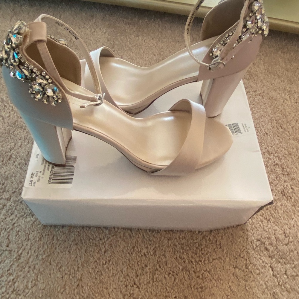 crystal embellished satin platform heels size 10 champagne color